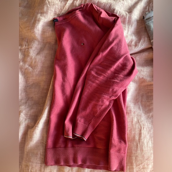 Tommy Hilfiger sweaters - Picture 3 of 5